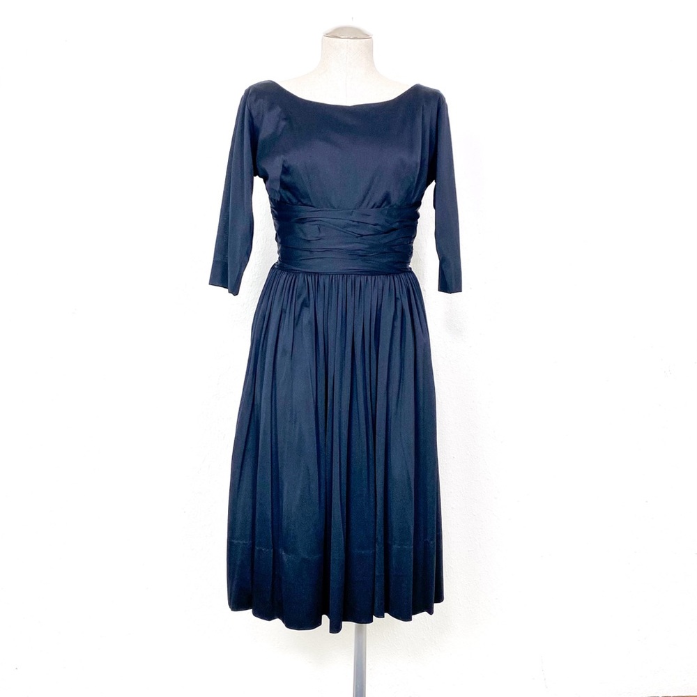 1950s Vintage Black Midi Length 3/4 Sleeve Fit and Flare Cocktail Party Dress